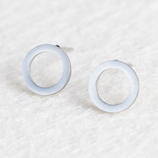 Circle earrings in silver color